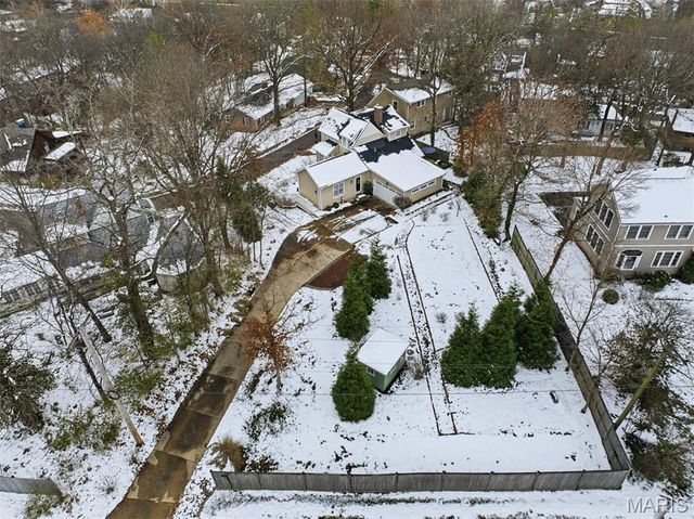 19 Ponca Trail, Kirkwood, MO 63122