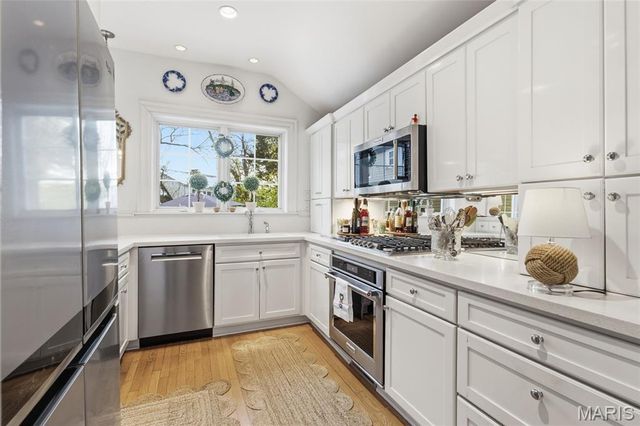 19 Ponca Trail, Kirkwood, MO 63122