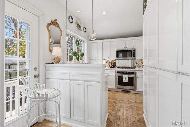 19 Ponca Trail, Kirkwood, MO 63122