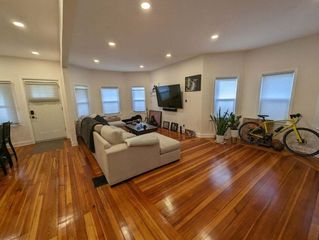 57 Kenmere Rd 57, Medford, MA 02155