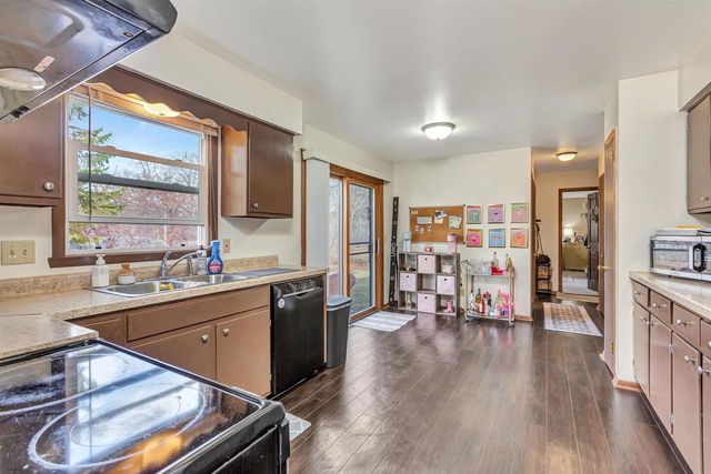 932 VINE AVENUE, Oshkosh, WI 54901