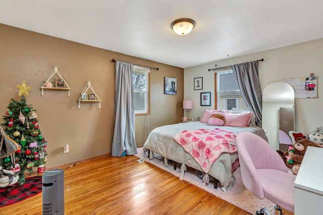 932 VINE AVENUE, Oshkosh, WI 54901