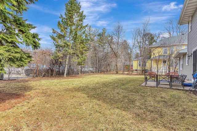 932 VINE AVENUE, Oshkosh, WI 54901