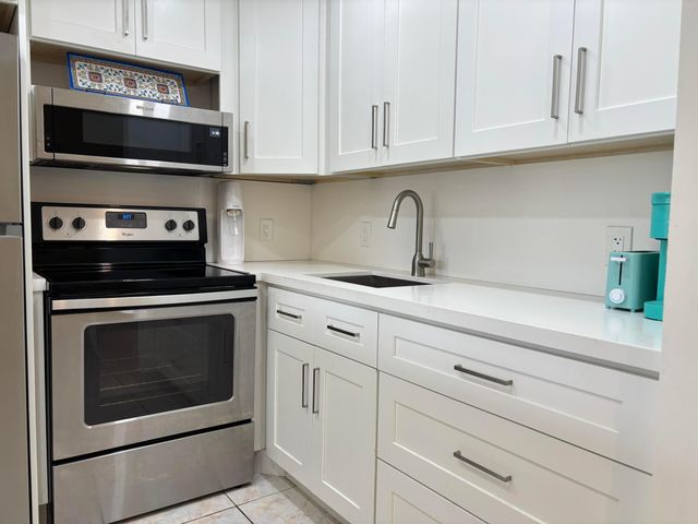 31 Sheffield B, West Palm Beach, FL 33417