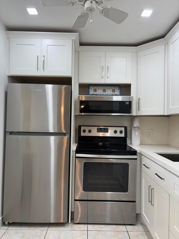 31 Sheffield B, West Palm Beach, FL 33417