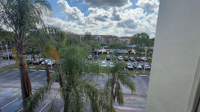 1400 SW 131st Way 407Q, Pembroke Pines, FL 33027