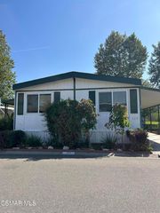 15750 Arroyo Drive 122, Moorpark, CA 93021