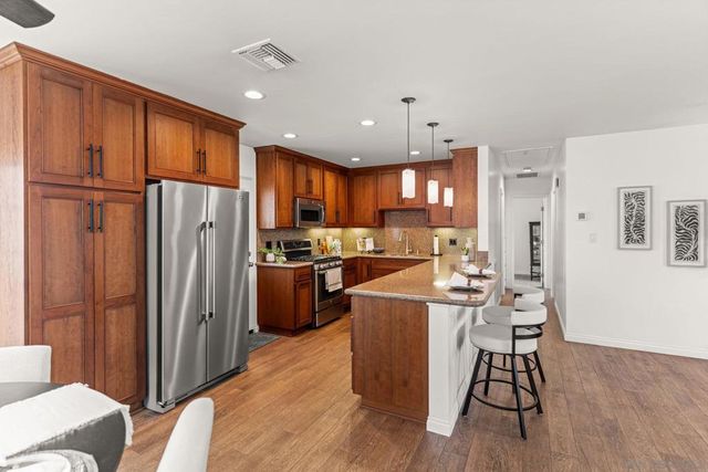 1426 Morenci St, San Diego, CA 92110