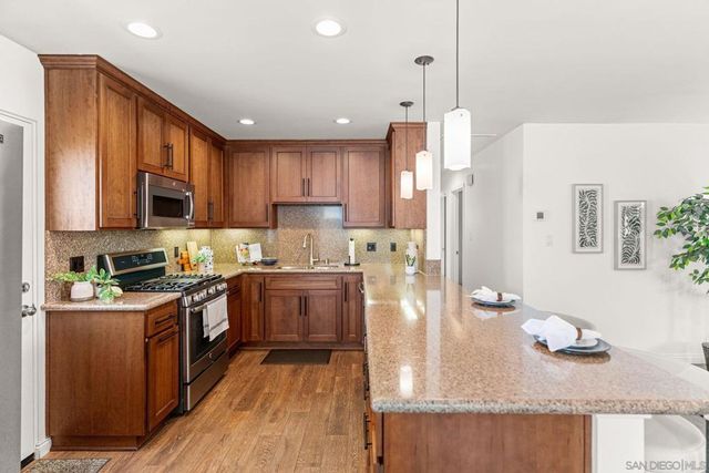 1426 Morenci St, San Diego, CA 92110