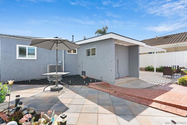 1426 Morenci St, San Diego, CA 92110
