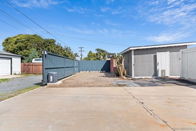 1426 Morenci St, San Diego, CA 92110