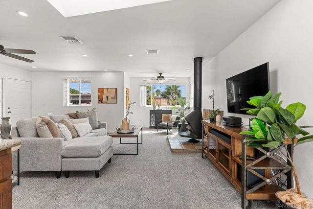 1426 Morenci St, San Diego, CA 92110