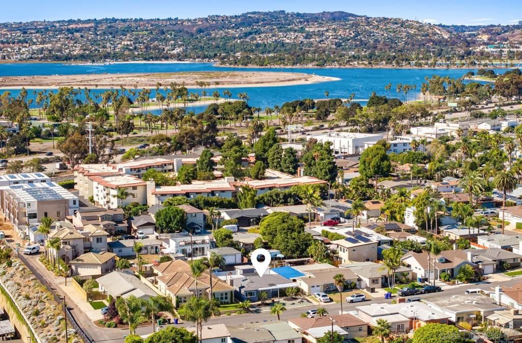 1426 Morenci St, San Diego, CA 92110