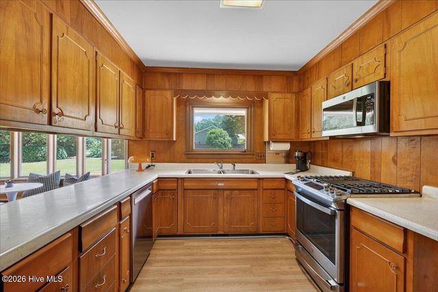 704 E Forest Hill Drive, Goldsboro, NC 27534