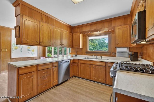 704 E Forest Hill Drive, Goldsboro, NC 27534