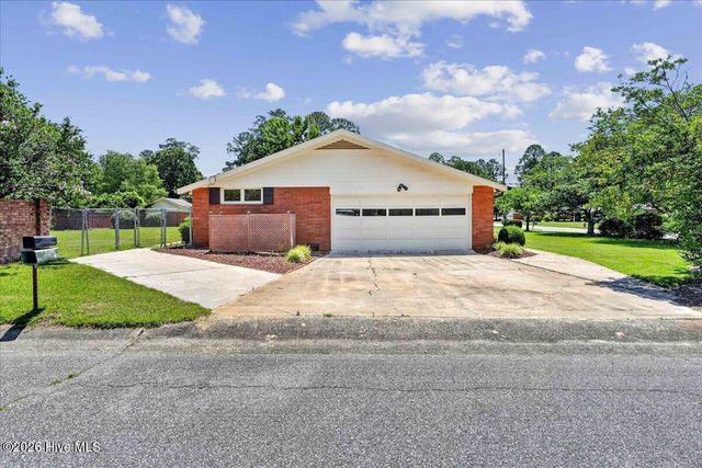 704 E Forest Hill Drive, Goldsboro, NC 27534