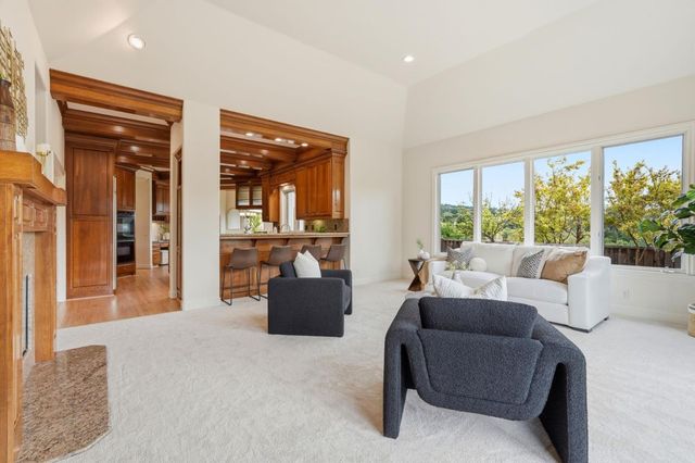 899 Vista Del Roble Place, San Jose, CA 95120