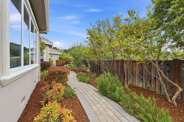 899 Vista Del Roble Place, San Jose, CA 95120