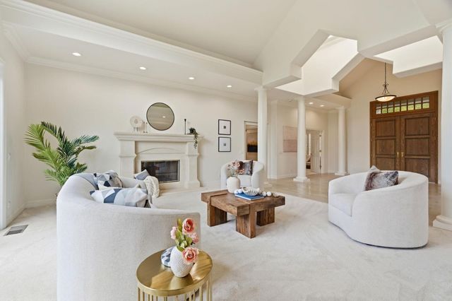 899 Vista Del Roble Place, San Jose, CA 95120