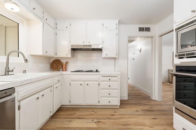 1711 E Stuart Avenue, Fresno, CA 93710