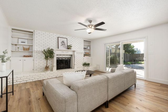 1711 E Stuart Avenue, Fresno, CA 93710