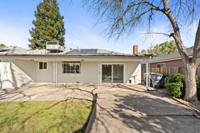 1711 E Stuart Avenue, Fresno, CA 93710