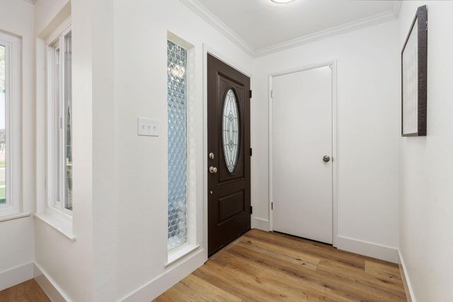 1711 E Stuart Avenue, Fresno, CA 93710