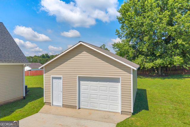 55 Smith Street, Royston, GA 30662