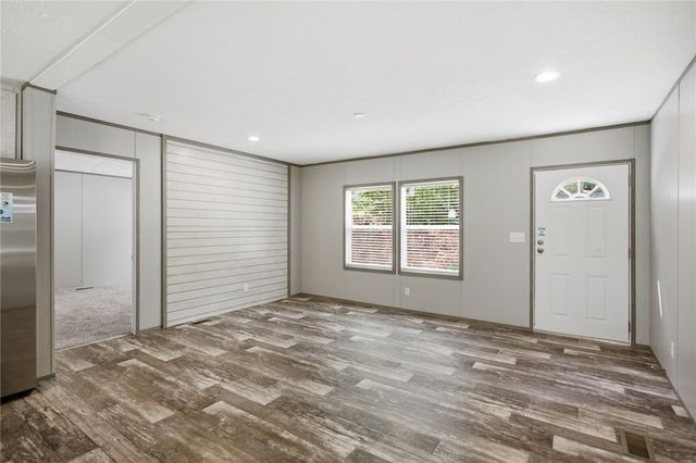 825 Trailwinds Drive, Westminster, SC 29693