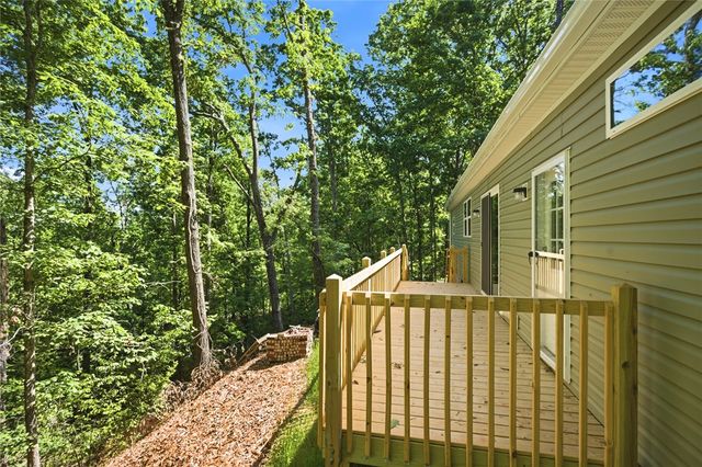 825 Trailwinds Drive, Westminster, SC 29693
