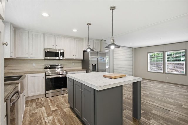825 Trailwinds Drive, Westminster, SC 29693
