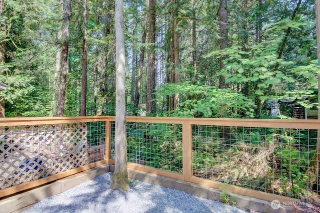 92 Riverside Drive, Deming, WA 98244