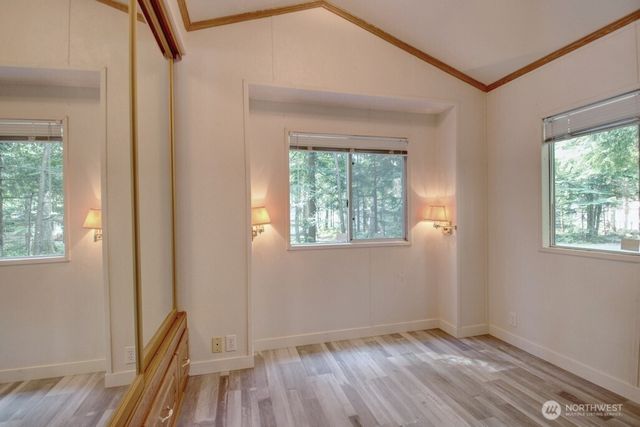 92 Riverside Drive, Deming, WA 98244