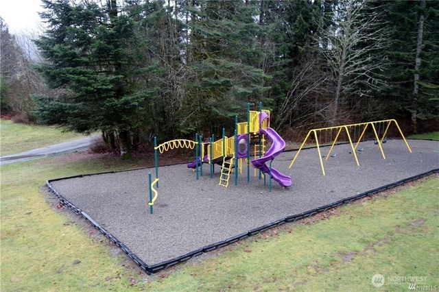 92 Riverside Drive, Deming, WA 98244