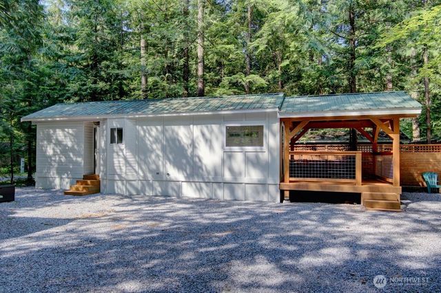 92 Riverside Drive, Deming, WA 98244