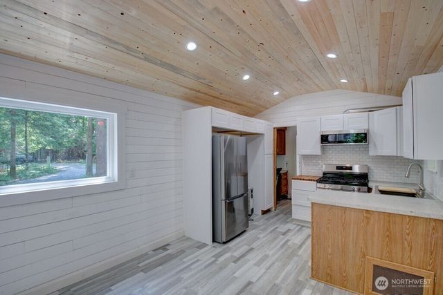 92 Riverside Drive, Deming, WA 98244