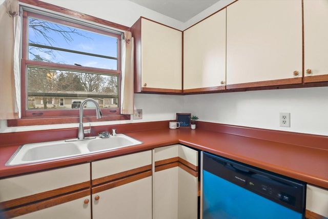 1114 N Osborne Avenue, Janesville, WI 53548