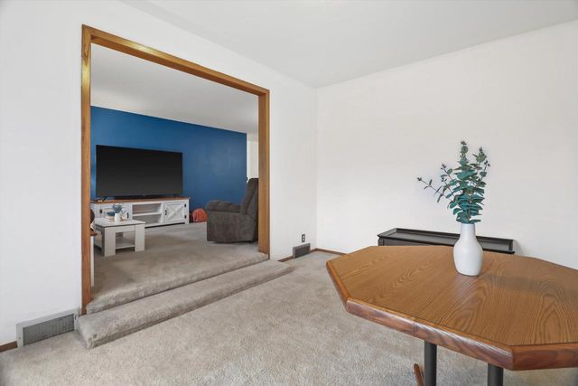 1114 N Osborne Avenue, Janesville, WI 53548