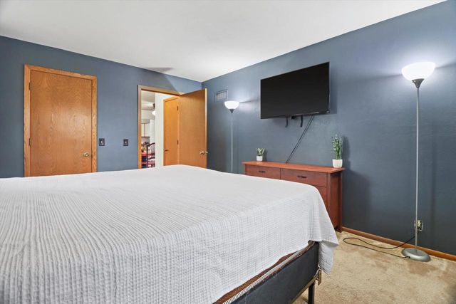 1114 N Osborne Avenue, Janesville, WI 53548