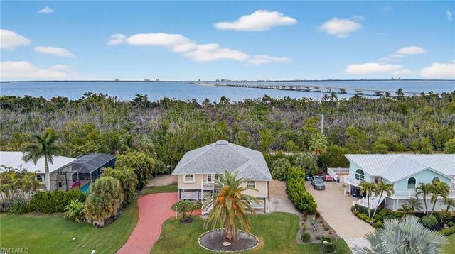 966 Sand Castle RD, Sanibel, FL 33957