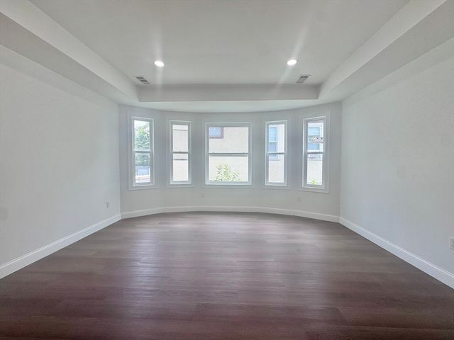 36 Brookledge St 2R, Boston, MA 02121