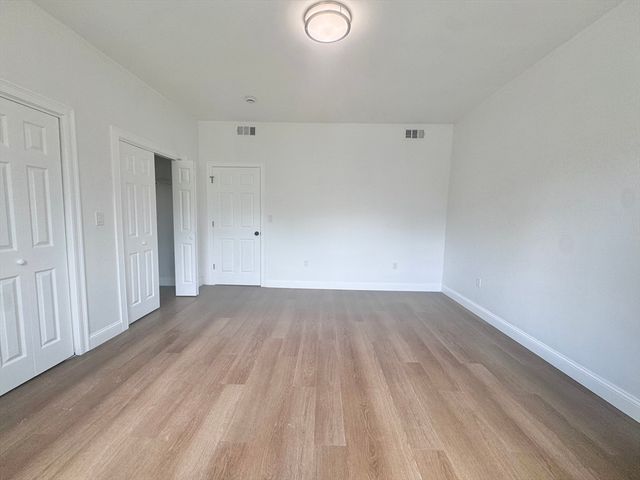 36 Brookledge St 2R, Boston, MA 02121