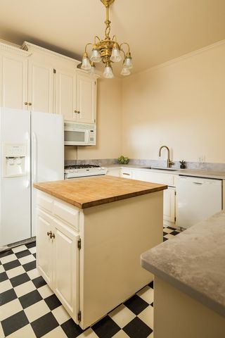 11 Summit Court 11, Saint Paul, MN 55102