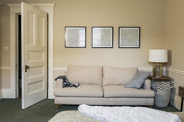 11 Summit Court 11, Saint Paul, MN 55102