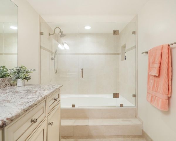 614 Executive Center Dr 102, West Palm Beach, FL 33401