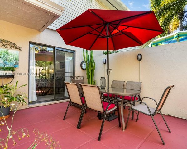 614 Executive Center Dr 102, West Palm Beach, FL 33401