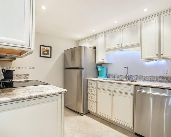 614 Executive Center Dr 102, West Palm Beach, FL 33401