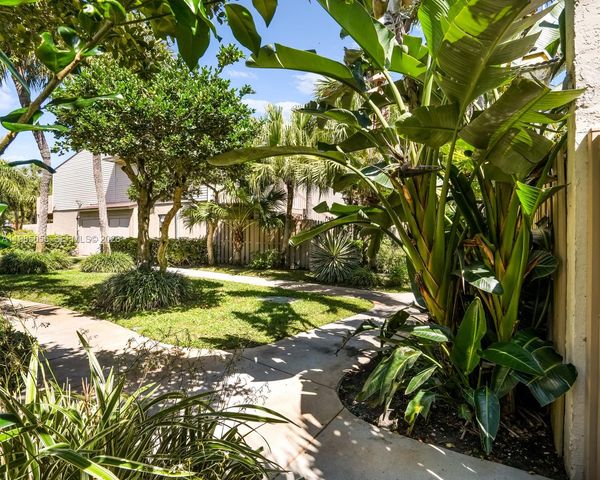 614 Executive Center Dr 102, West Palm Beach, FL 33401