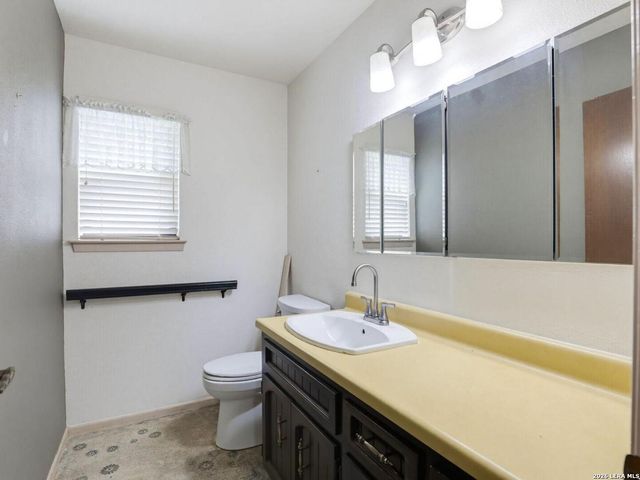 3002 NANTUCKET DR, San Antonio, TX 78230