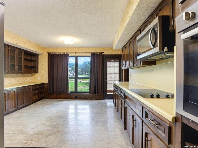 3002 NANTUCKET DR, San Antonio, TX 78230